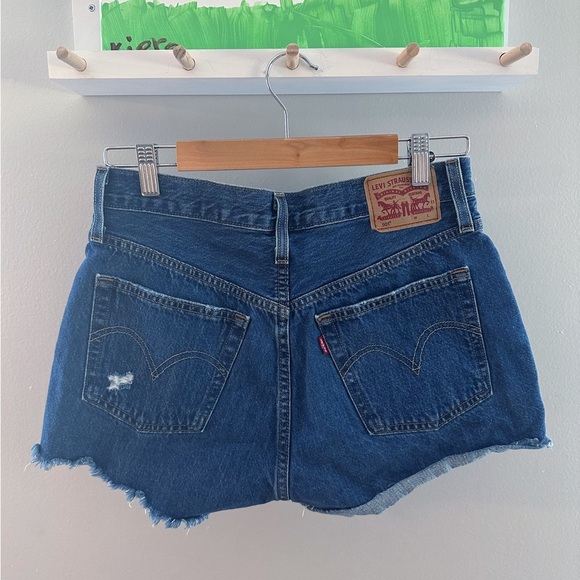 Levi’s 501 denim jean short short shorts distressed women’s size 27 - Picture 4 of 7